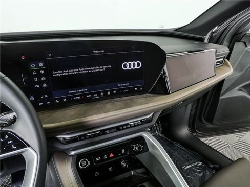 Used 2025 Audi Q5 Prestige w/ 20" Wheel Package AWD/4WD image 13