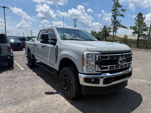 Used 2025 Ford F250 XLT AWD/4WD image 1