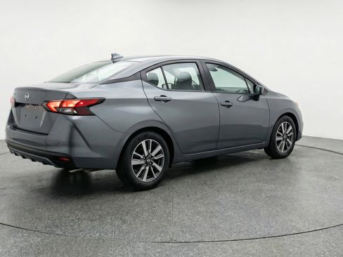 Used 2025 Nissan Versa SV image 9