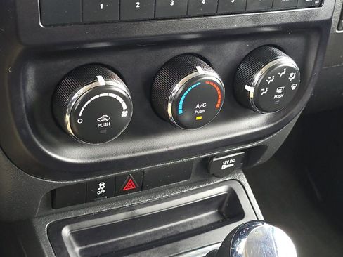 Used 2016 Jeep Patriot Sport w/ Power Value Group FWD image 19