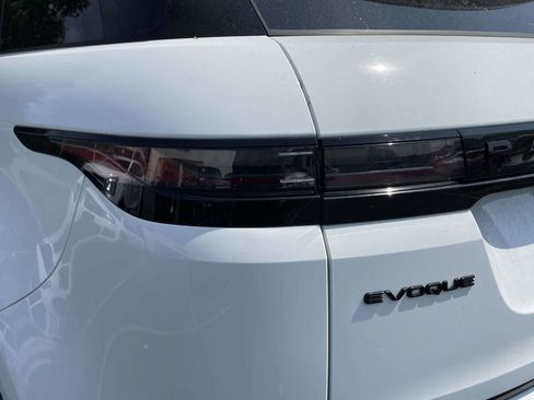 Used 2024 Land Rover Range Rover Evoque Dynamic SE AWD/4WD image 12
