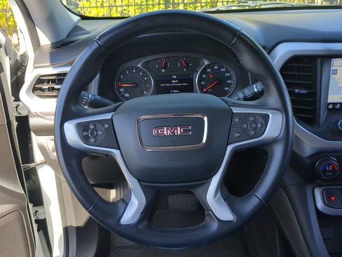 Used 2023 GMC Acadia SLT image 31