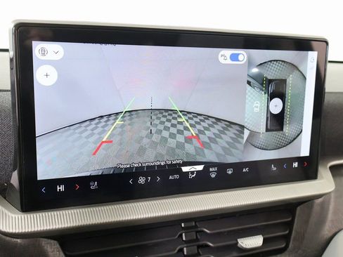 Used 2025 Ford Explorer Platinum w/ Ultimate Package image 6