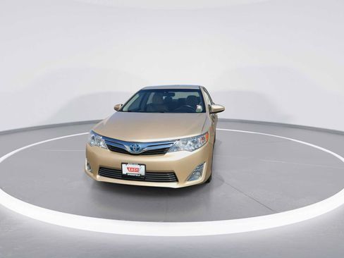 Used 2012 Toyota Camry XLE FWD image 3