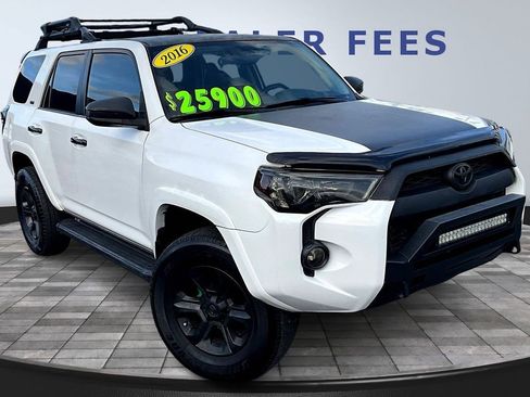 Used 2016 Toyota 4Runner SR5 image 3