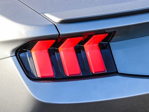 Used 2025 Ford Mustang Premium RWD image 8