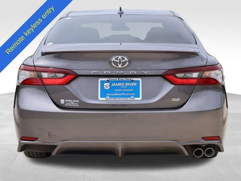Used 2021 Toyota Camry SE FWD image 4