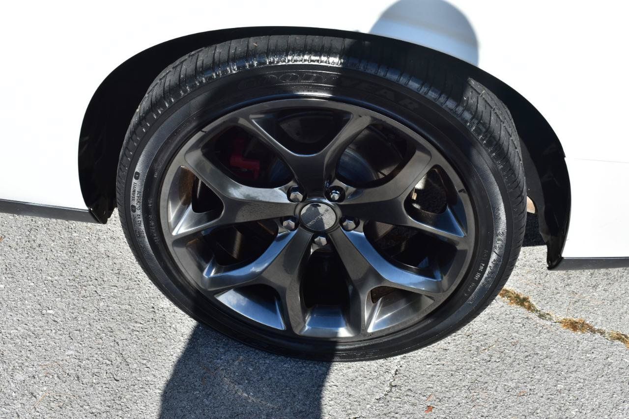 Used 2015 Dodge Challenger R/T w/ Quick Order Package 28B R/T RWD image 32
