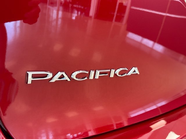 New 2027 Chrysler Pacifica Select w/ Family Tech Group FWD image 22