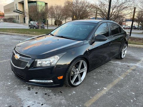 Used 2014 Chevrolet Cruze LS image 2