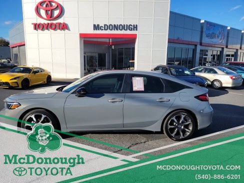 Used 2025 Honda Civic Sport Touring image 2