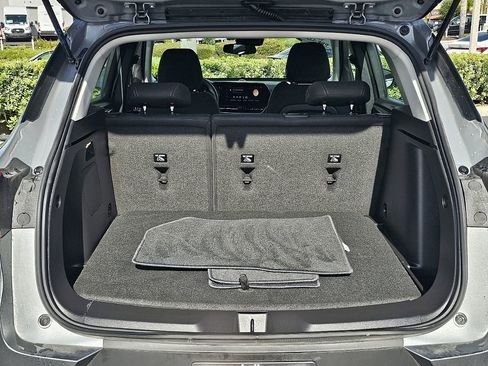 Used 2024 Chevrolet TrailBlazer LS image 11