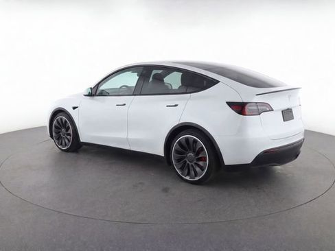 Used 2023 Tesla Model Y Performance AWD/4WD image 3
