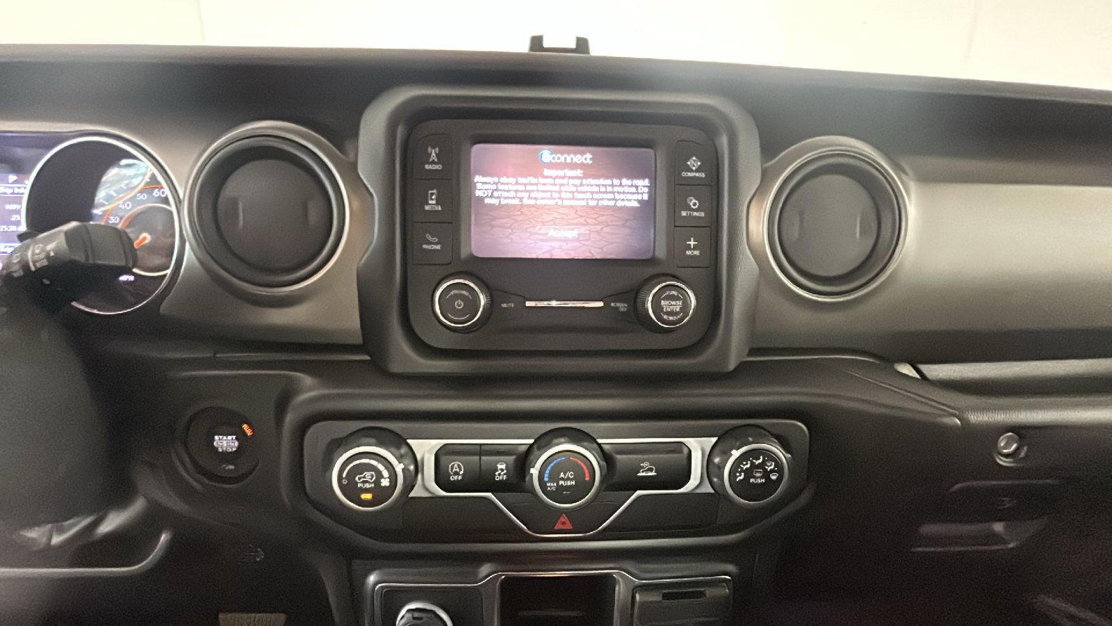 Used 2021 Jeep Wrangler Sport AWD/4WD image 27