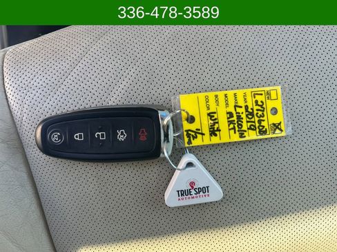 Used 2019 Lincoln MKT AWD image 30