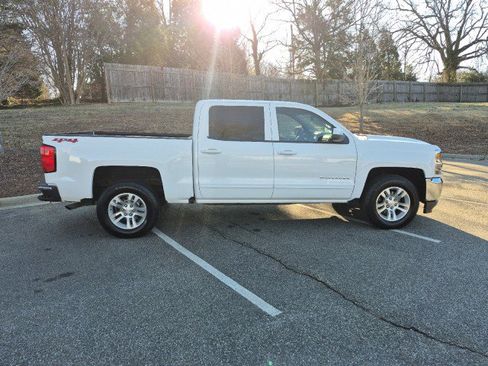 Used 2018 Chevrolet Silverado 1500 LT w/ All Star Edition image 10