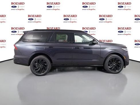 New 2026 Lincoln Navigator Reserve w/ Jet Appearance Package AWD/4WD image 8