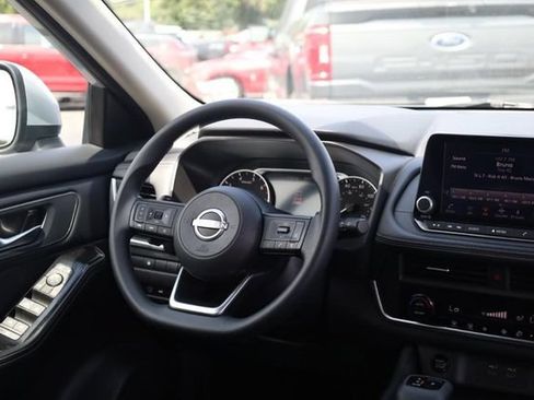 Certified 2024 Nissan Rogue SV AWD/4WD image 23