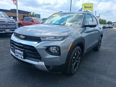 Used 2023 Chevrolet TrailBlazer LT FWD image 11