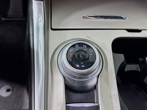 Used 2022 Ford Explorer XLT w/ Equipment Group 202A image 19