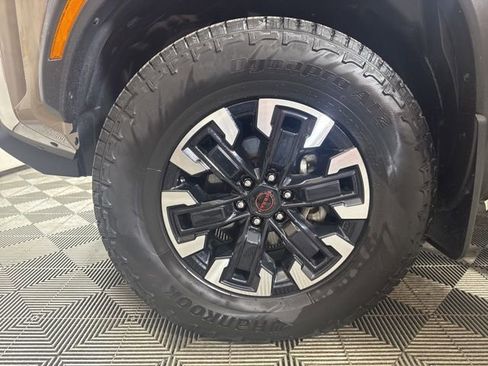 Used 2022 Nissan Frontier PRO-4X image 10