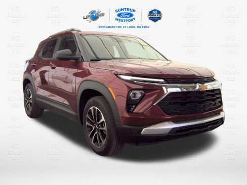 Used 2025 Chevrolet TrailBlazer LT AWD/4WD image 3