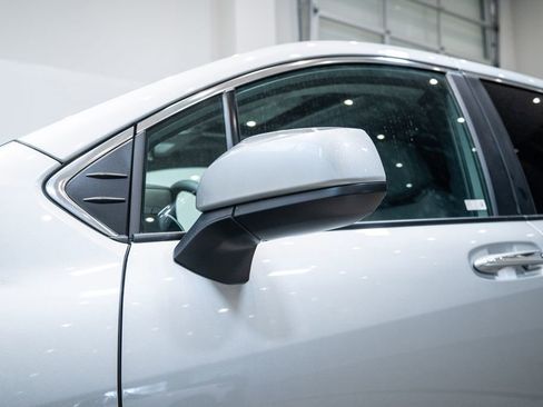 Used 2025 Toyota Sienna XLE image 12