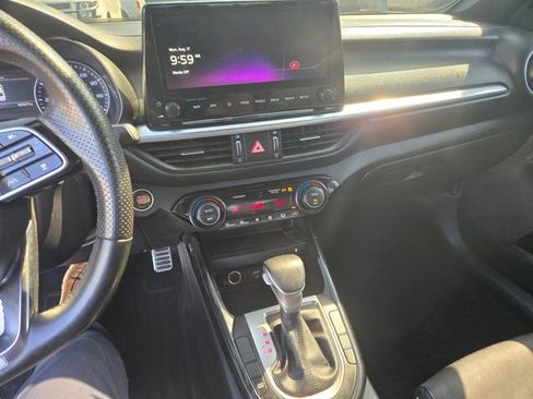 Used 2024 Kia Forte GT-Line w/ GT-Line Premium Package FWD image 2