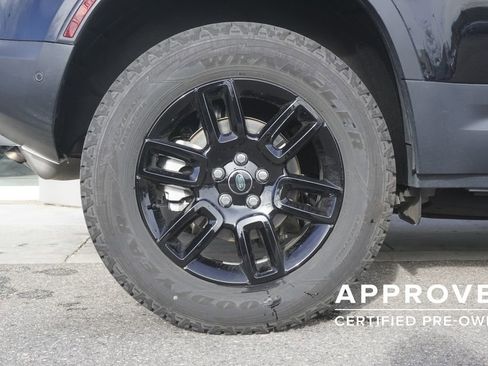 Used 2025 Land Rover Defender 110 S image 34