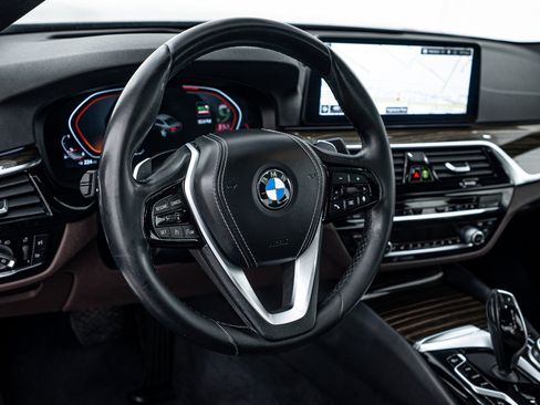 Used 2021 BMW 540i xDrive image 9