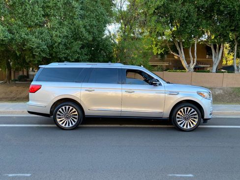 Used 2019 Lincoln Navigator L Reserve w/ Cargo Package image 6