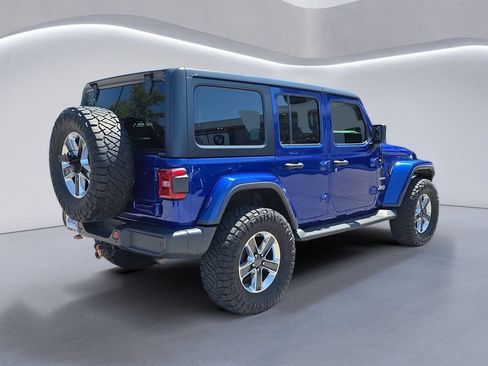Used 2018 Jeep Wrangler Unlimited Sahara AWD/4WD image 4