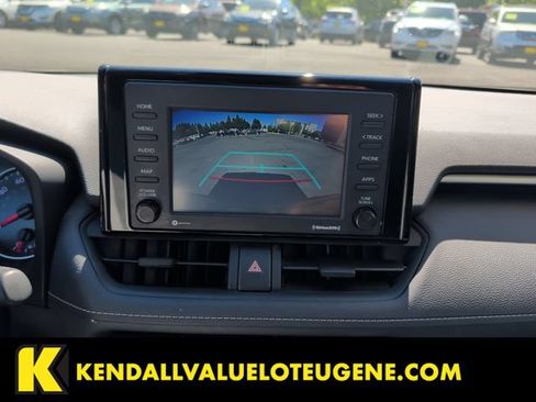 Used 2022 Toyota RAV4 LE AWD/4WD image 15