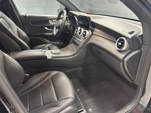 Used 2022 Mercedes-Benz GLC 300 4MATIC image 11