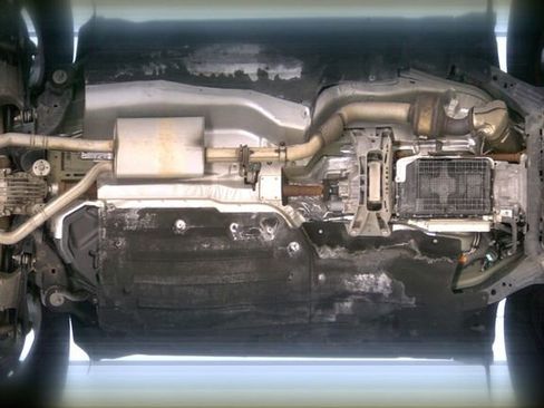 Used 2020 Ford Explorer XLT w/ Equipment Group 202A image 17