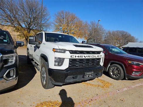 Used 2022 Chevrolet Silverado 2500 Custom w/ Custom Value Package image 3