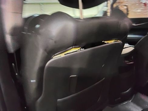 Used 2015 Cadillac Escalade Luxury image 32