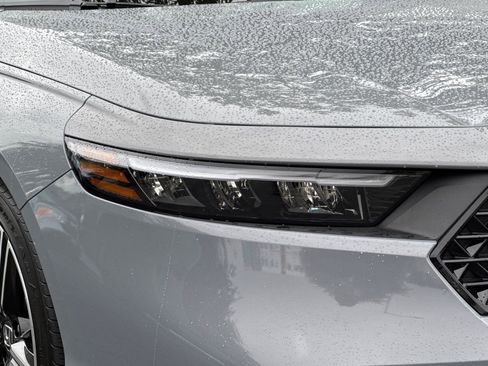 Used 2025 Honda Accord Sport image 31