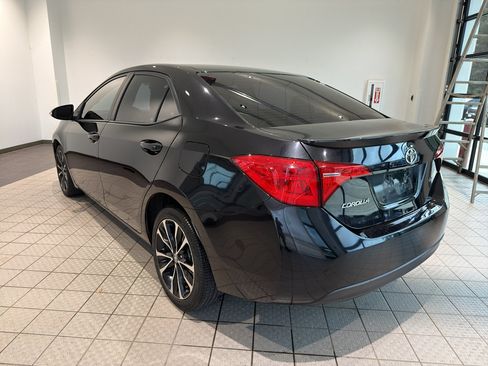 Used 2018 Toyota Corolla SE FWD image 3
