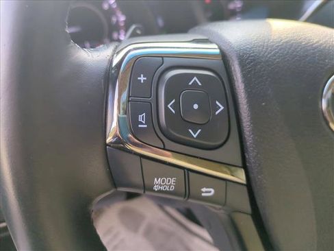 Used 2018 Toyota Avalon Touring image 30