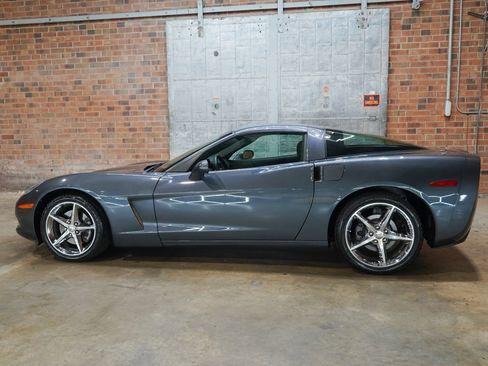 Used 2011 Chevrolet Corvette Coupe w/ Preferred Equipment Group RWD image 9