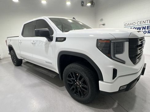 Used 2024 GMC Sierra 1500 Elevation AWD/4WD image 2