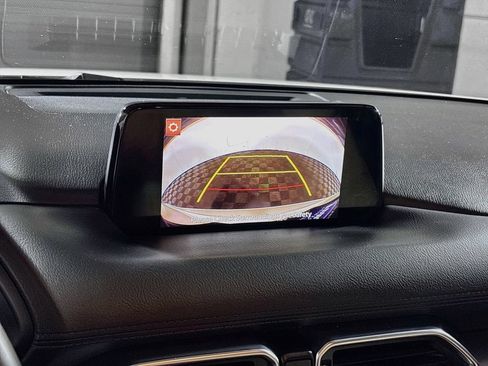 Used 2018 MAZDA CX-5 Touring w/ Preferred Equipment Package FWD image 16