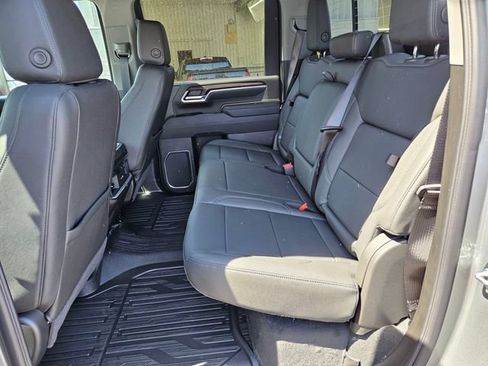 New 2026 GMC Sierra 3500 SLT w/ SLT Premium Package AWD/4WD image 12