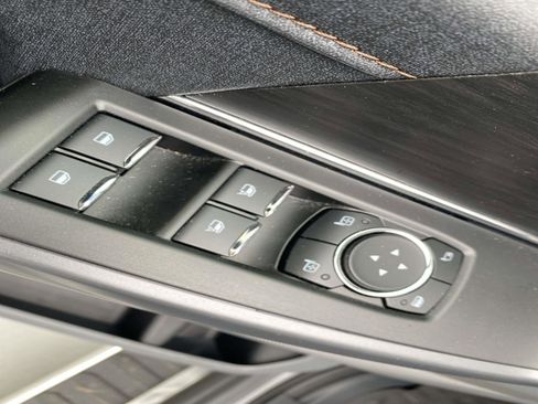 Used 2025 Ford F150 Lariat w/ Equipment Group 501A Mid image 19