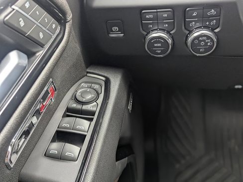 Used 2025 GMC Sierra 1500 AT4 w/ AT4 Premium Package image 37