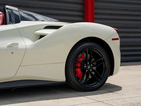 Used 2018 Ferrari 488 Spider RWD image 7