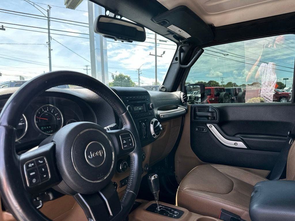 Used 2014 Jeep Wrangler Unlimited Sahara w/ Connectivity Group AWD/4WD image 27