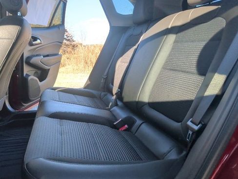 Certified 2025 Chevrolet Trax LT w/ Driver Confidence Package image 15