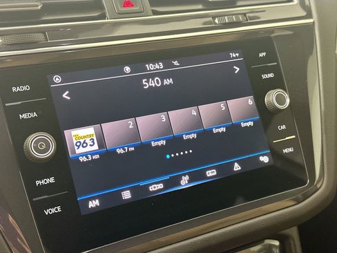 Certified 2023 Volkswagen Tiguan SE image 13